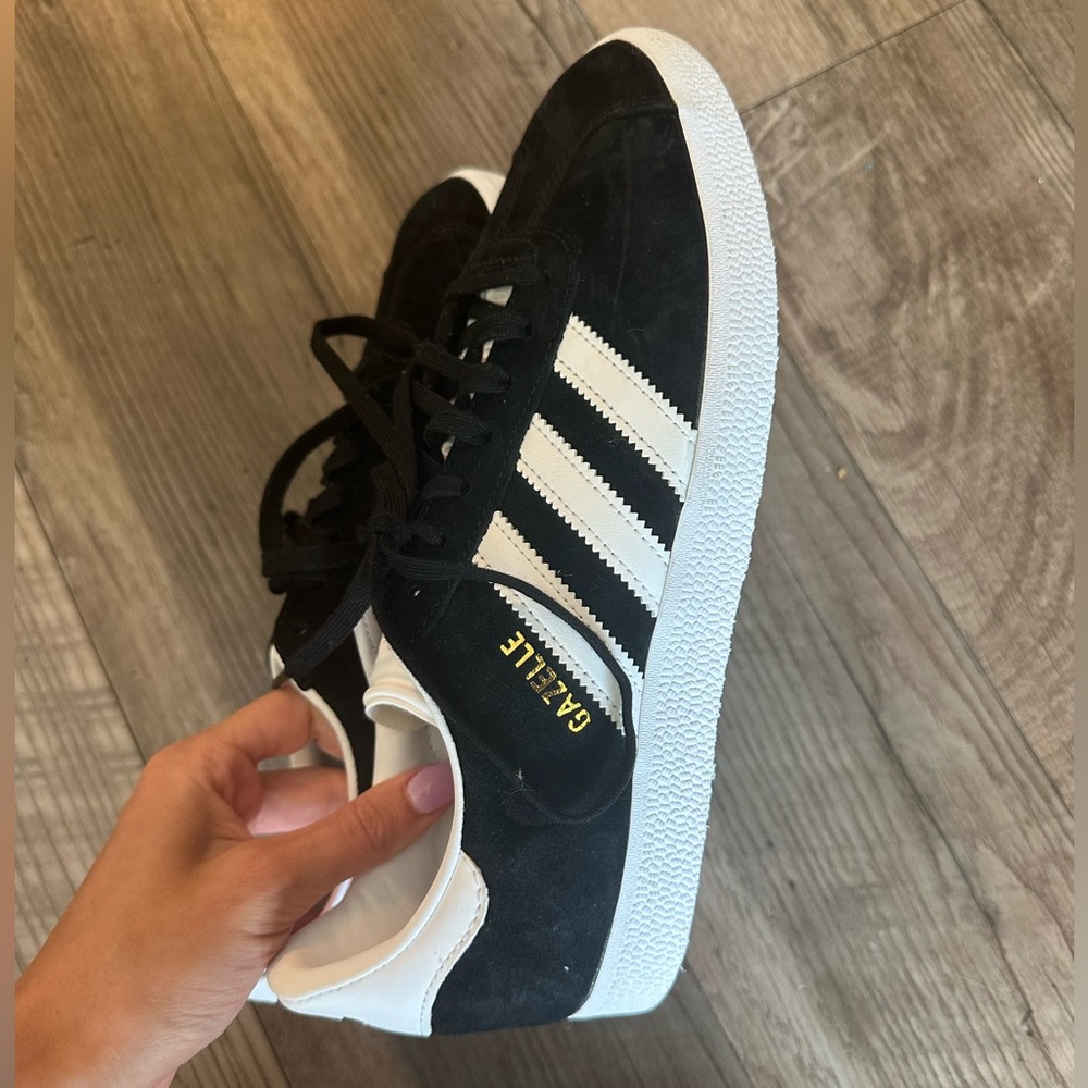 Adidas Women’s Gazelle Shoes, Black / White / Gold, Size: 8